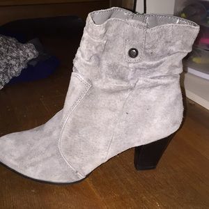 Bass Isabel booties size 8.5